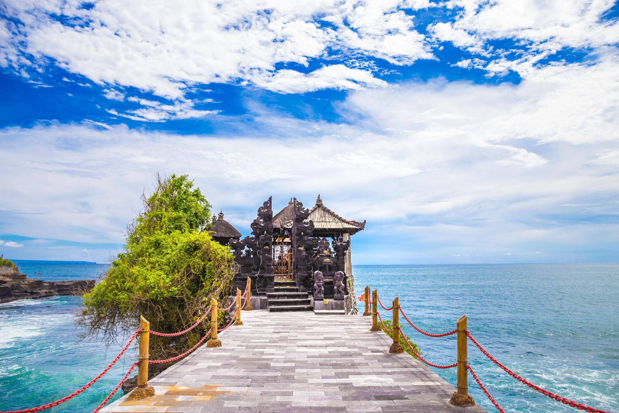 Bali luxury resort and tropical scenery